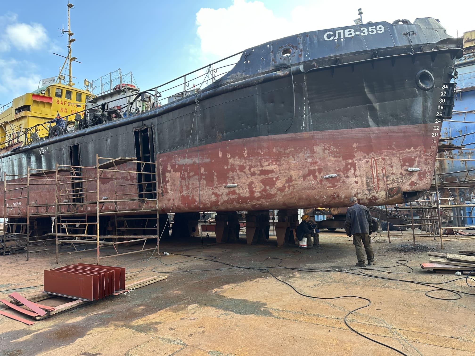 м/б «НОРД» та т/х «СЛВ-359»